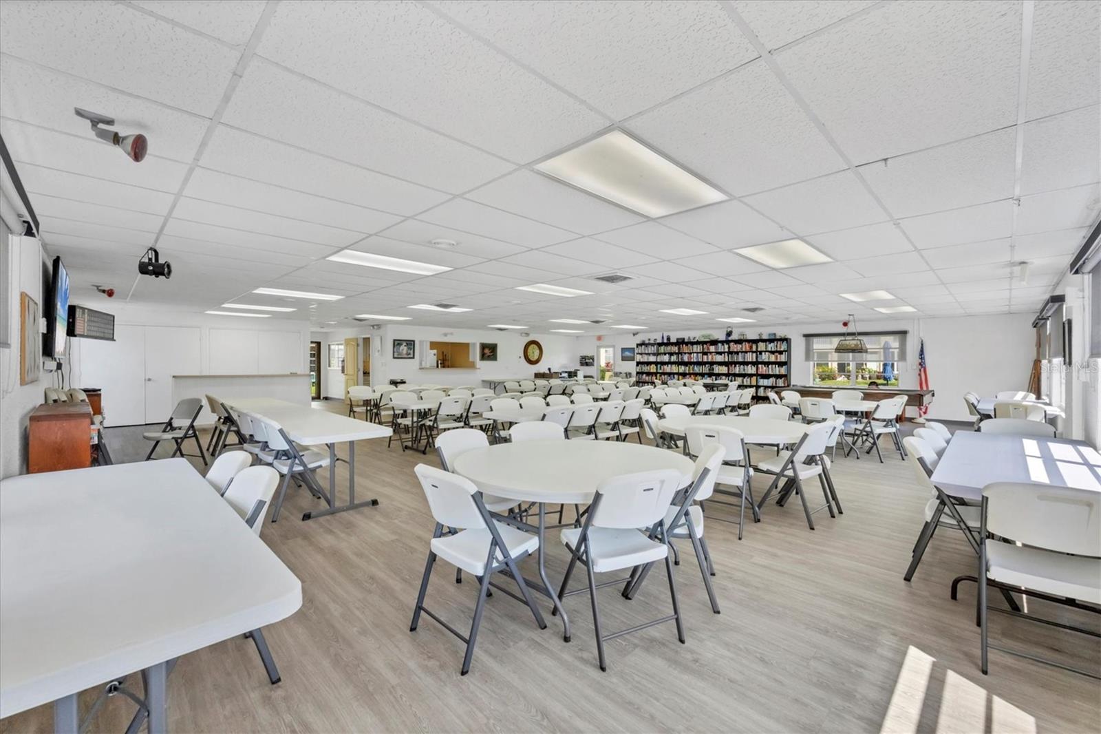 Image 41 of 58 For 3521 Lake Bayshore Drive J#101