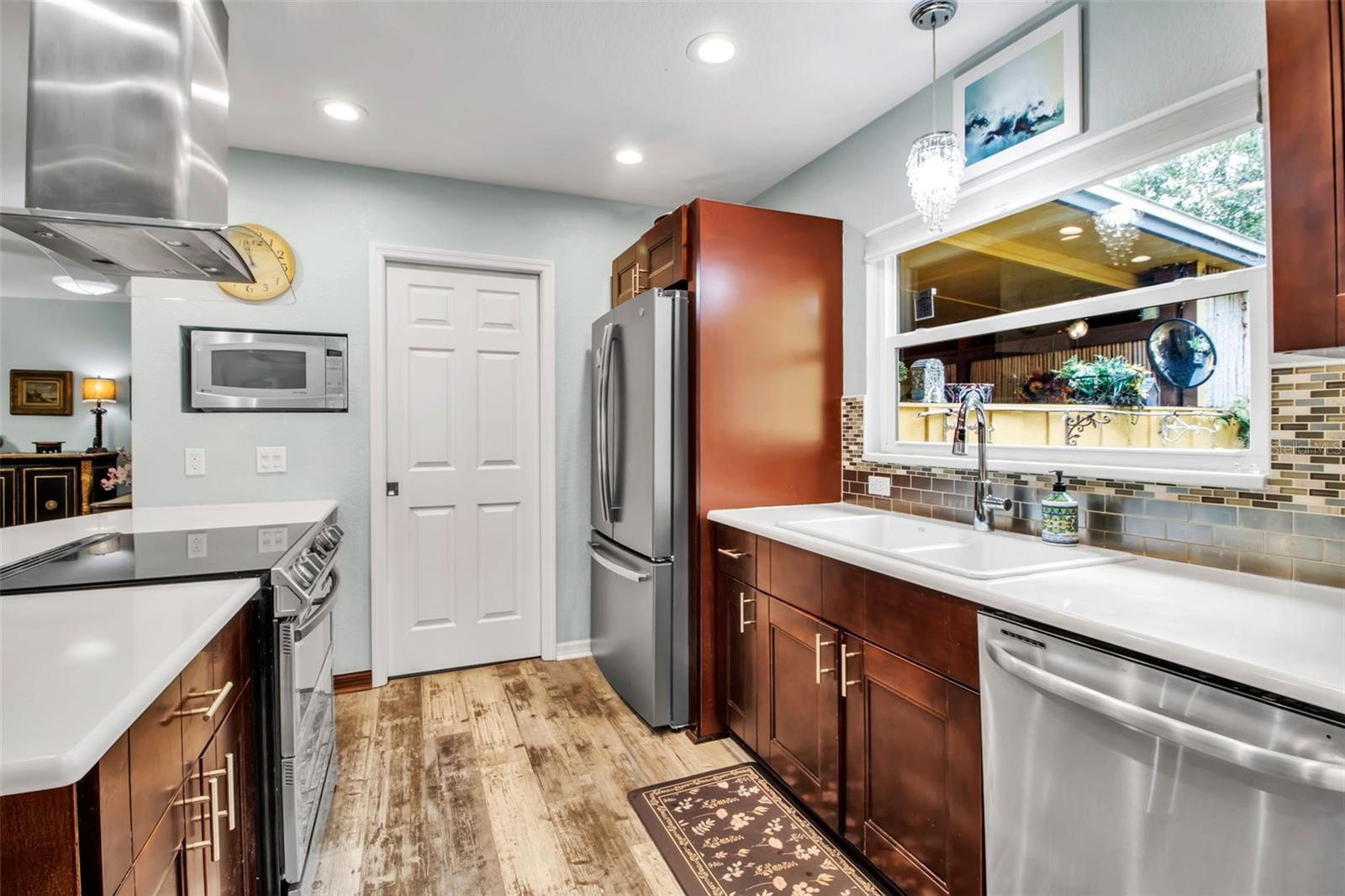 Image 15 of 76 For 1684 Spring Creek Drive