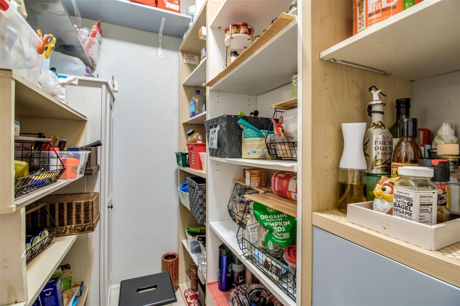 Image 16 of 76 For 1684 Spring Creek Drive