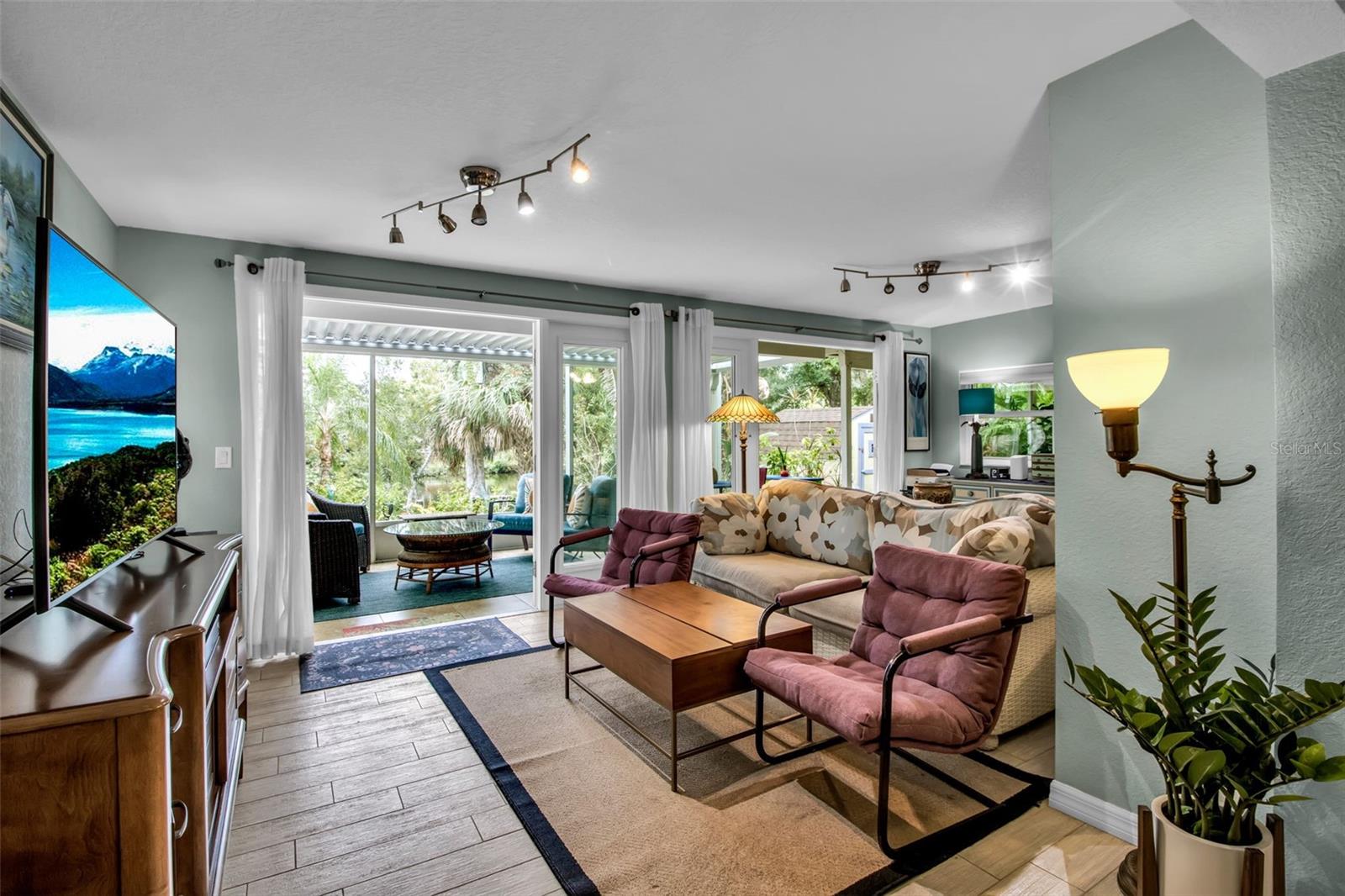 Image 26 of 76 For 1684 Spring Creek Drive