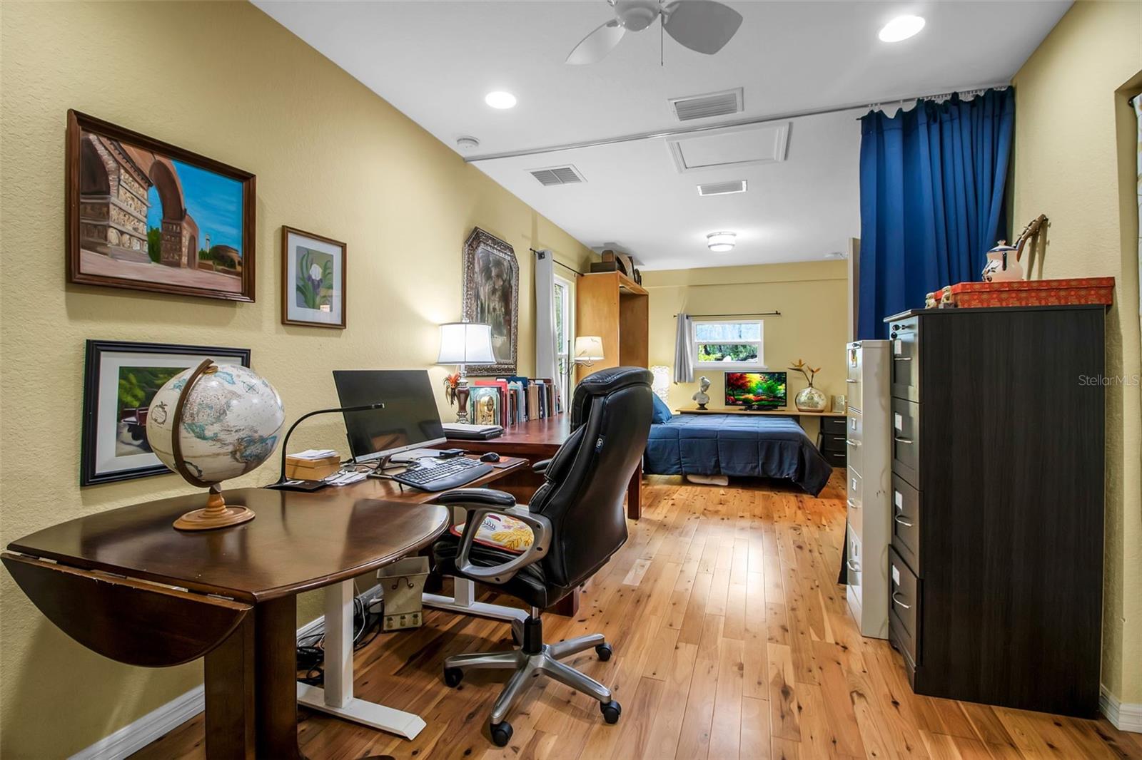 Image 36 of 76 For 1684 Spring Creek Drive