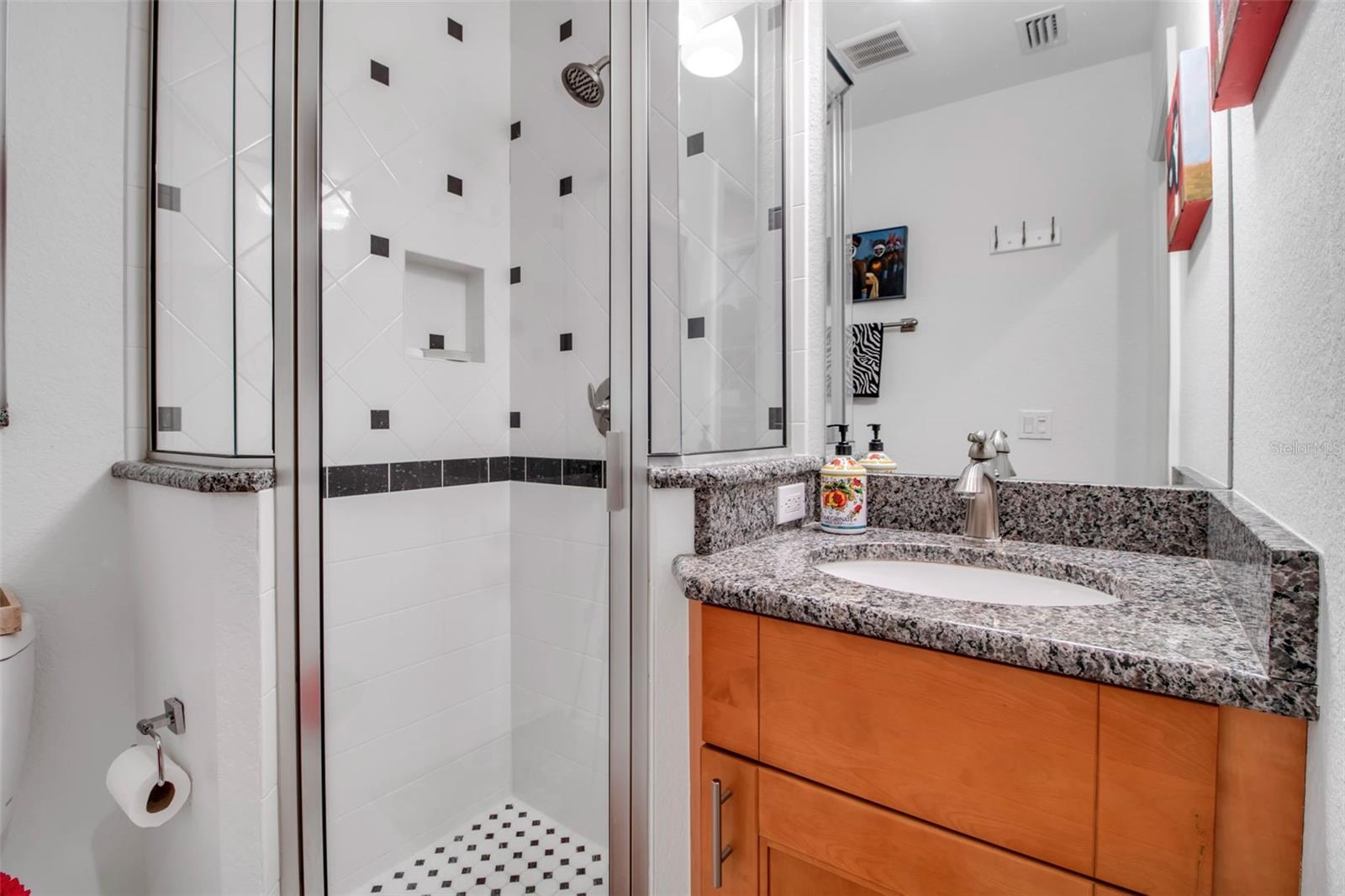 Image 39 of 76 For 1684 Spring Creek Drive