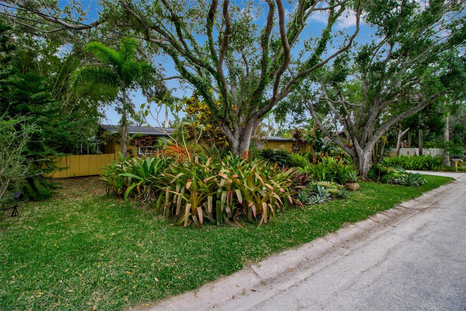 Image 61 of 76 For 1684 Spring Creek Drive