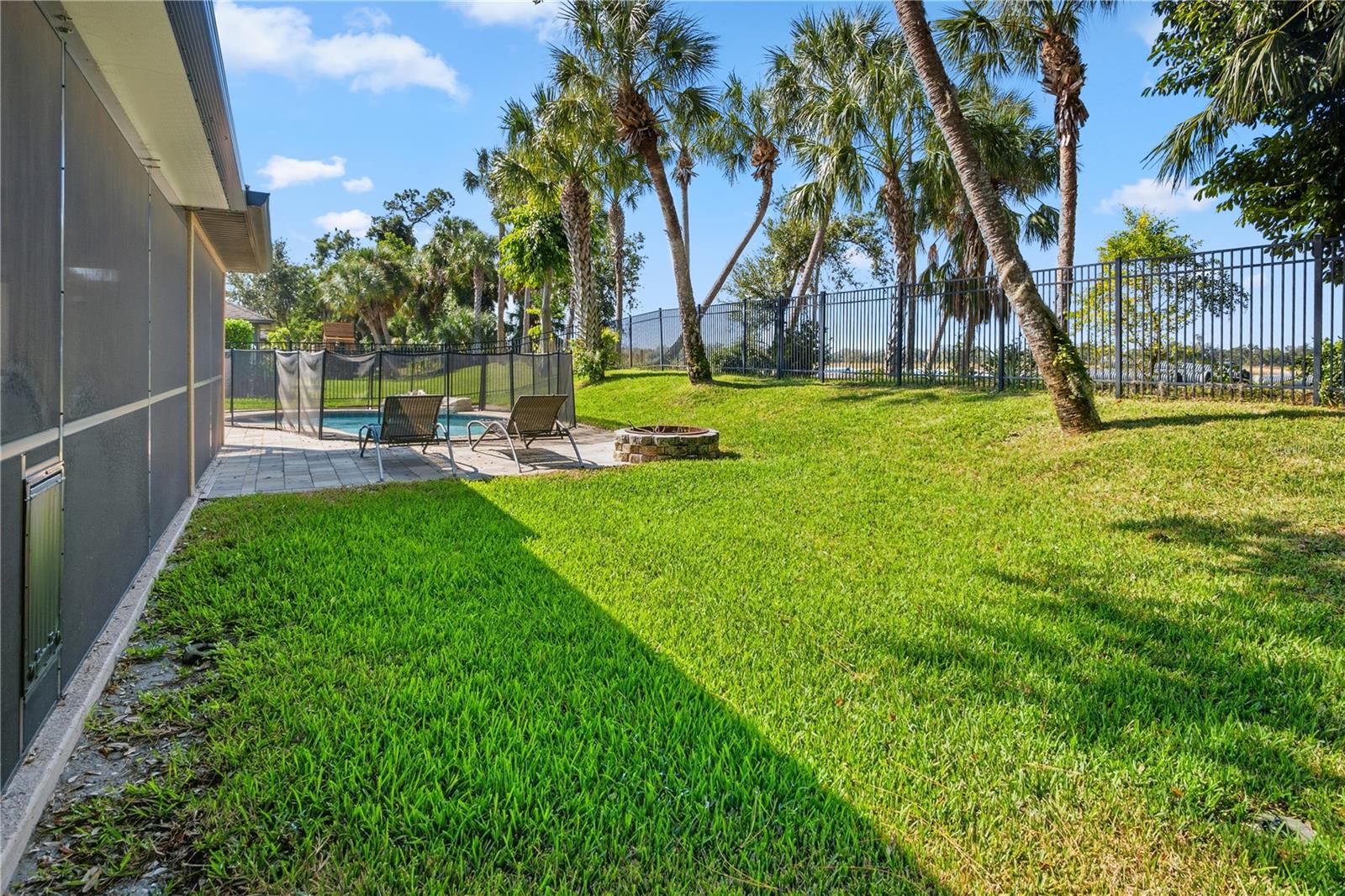 Image 36 of 43 For 9023 49th Avenue E