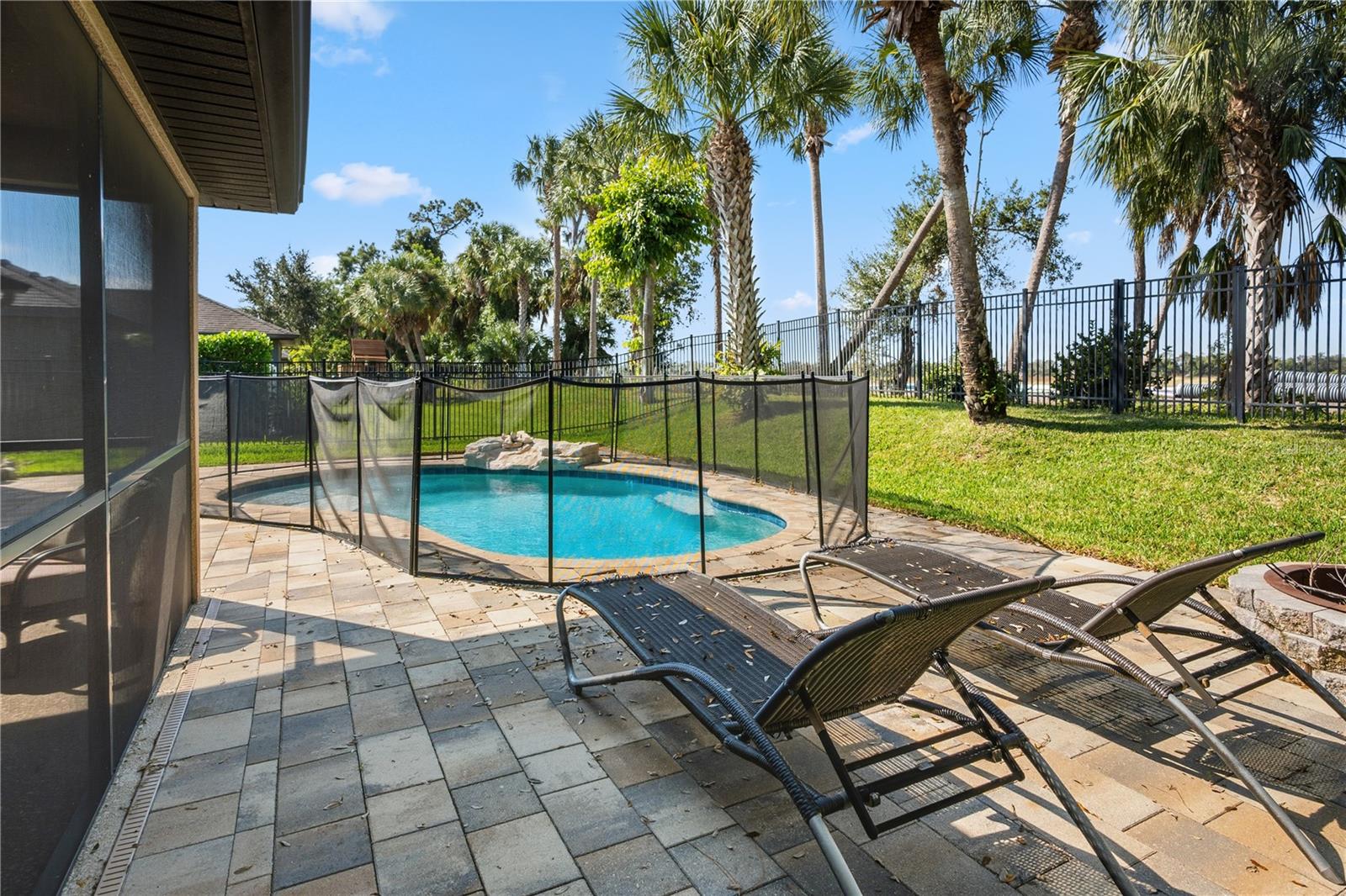 Image 37 of 43 For 9023 49th Avenue E