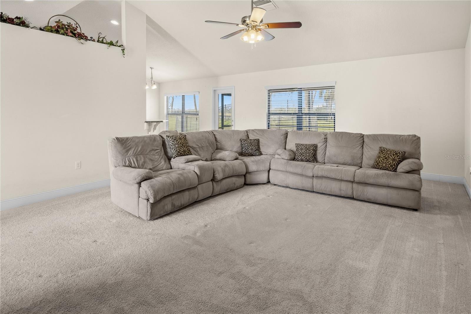 Image 9 of 43 For 9023 49th Avenue E