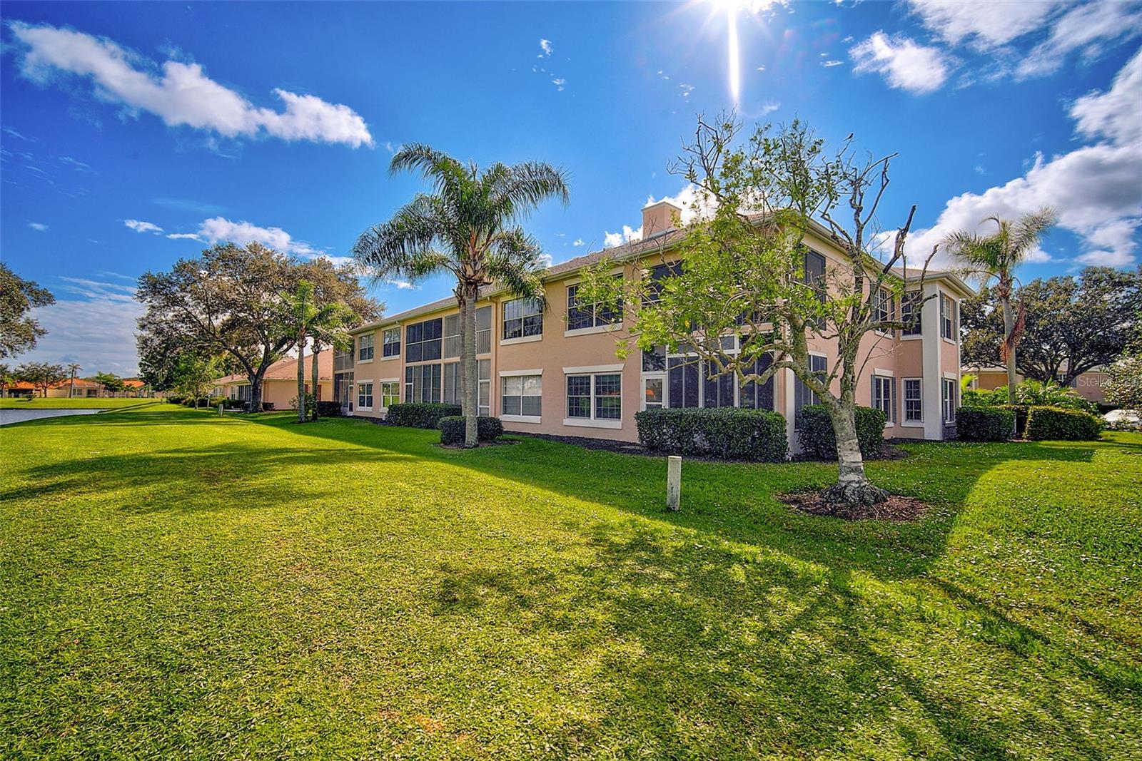 Image 28 of 33 For 4706 Sand Trap Street Circle E 202