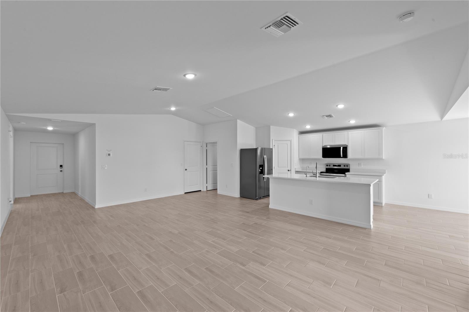 Image 4 of 13 For 10059 Barker Avenue