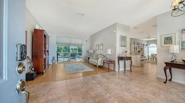 Image 4 of 45 For 9528 Hawksmoor Lane