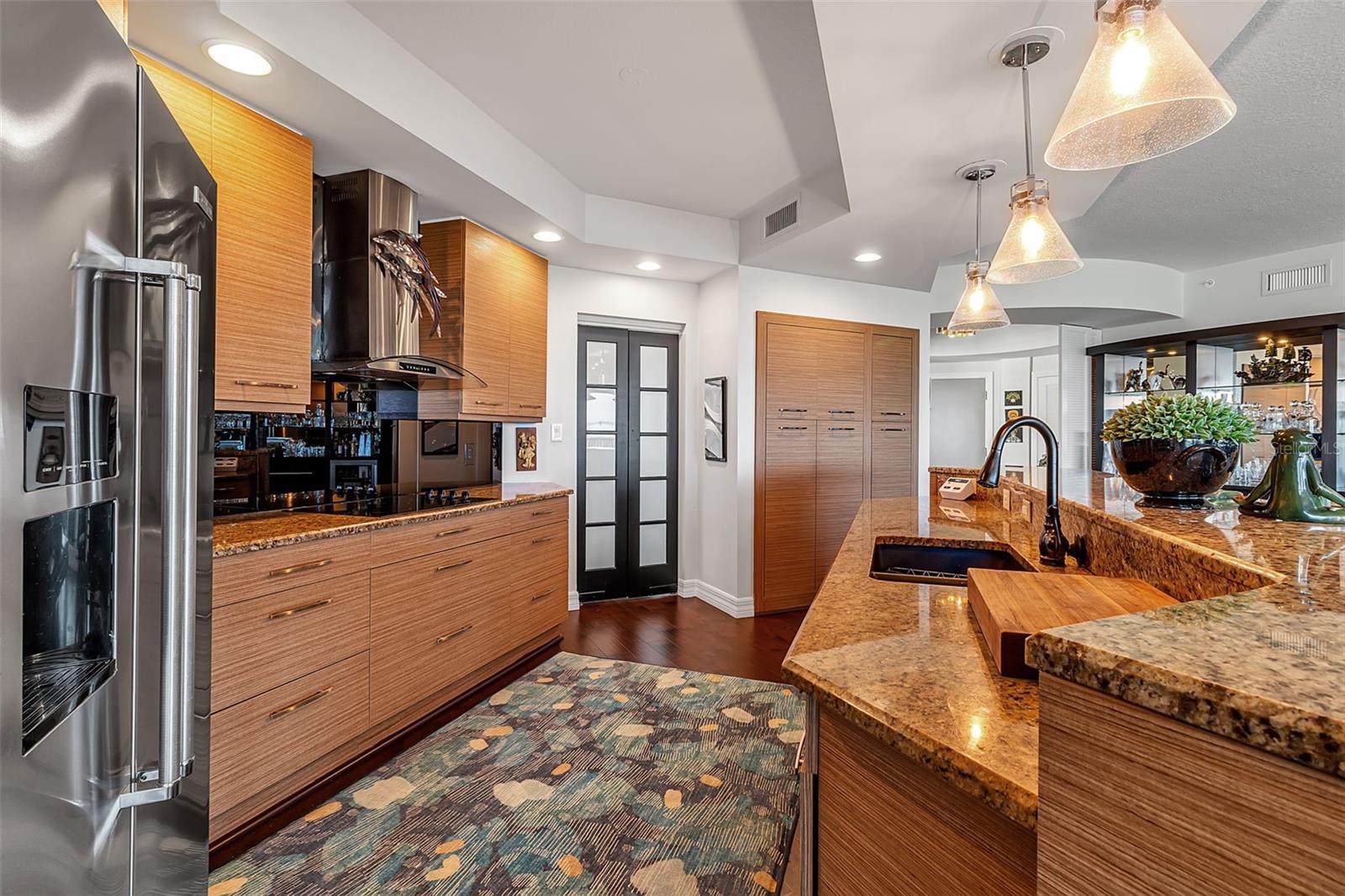 Image 20 of 96 For 385 Point Road 704