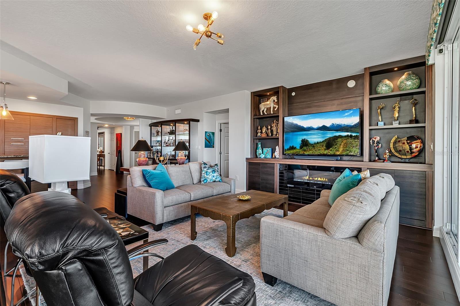 Image 30 of 96 For 385 Point Road 704