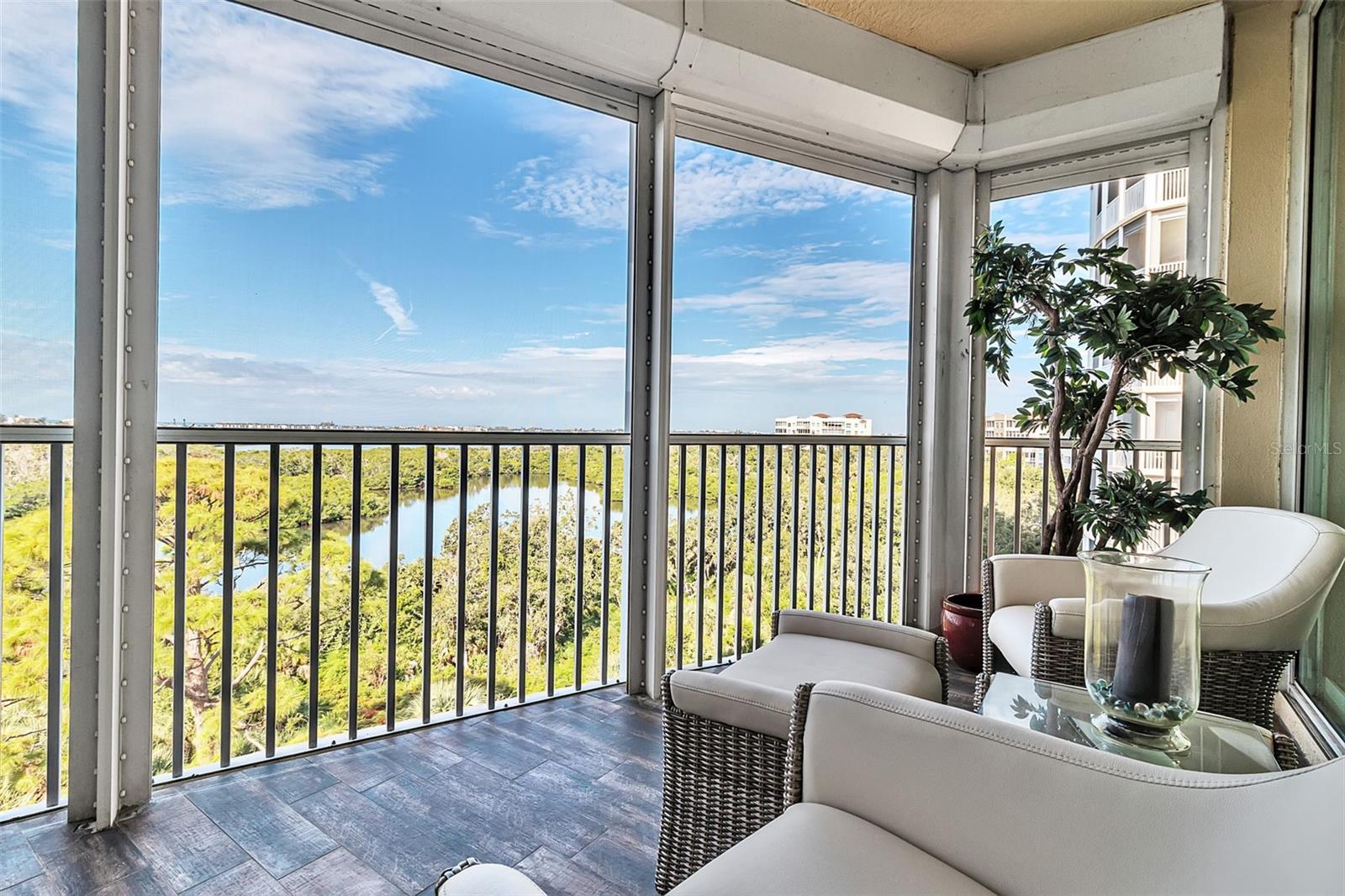 Image 35 of 96 For 385 Point Road 704