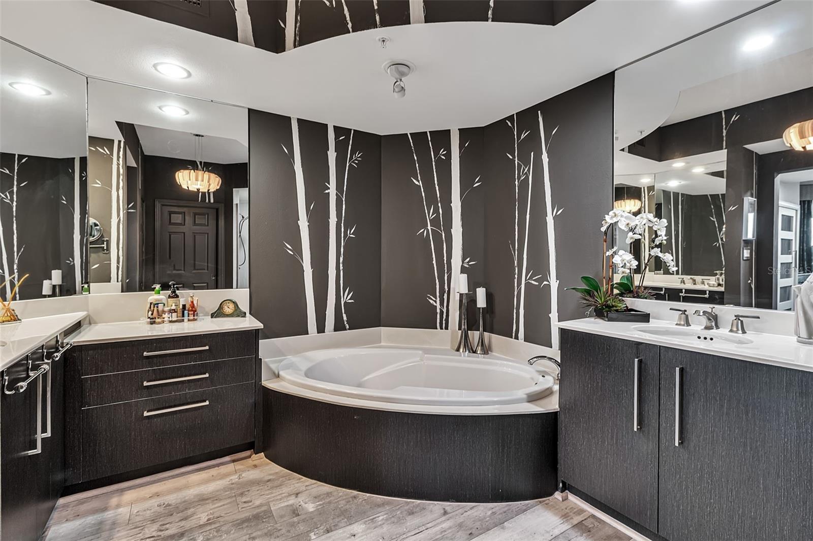 Image 44 of 96 For 385 Point Road 704