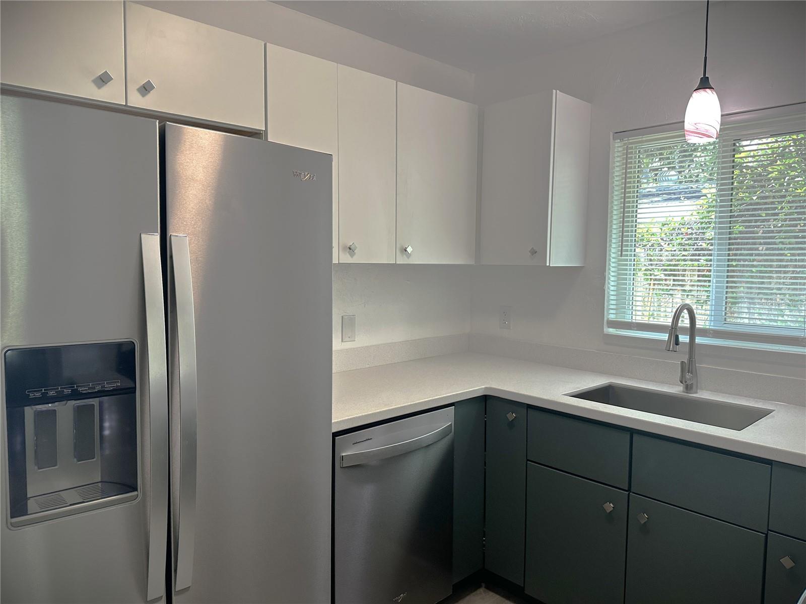 Image 24 of 37 For 2275 Hawthorne Street