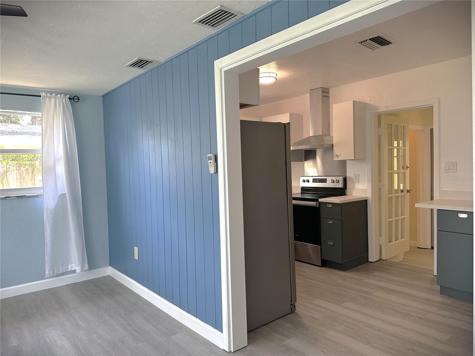 Image 26 of 37 For 2275 Hawthorne Street