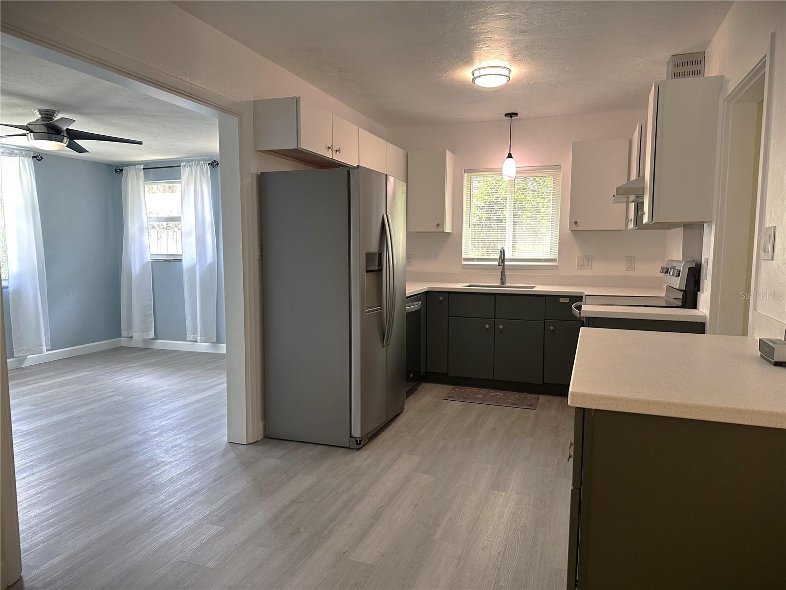 Image 28 of 37 For 2275 Hawthorne Street