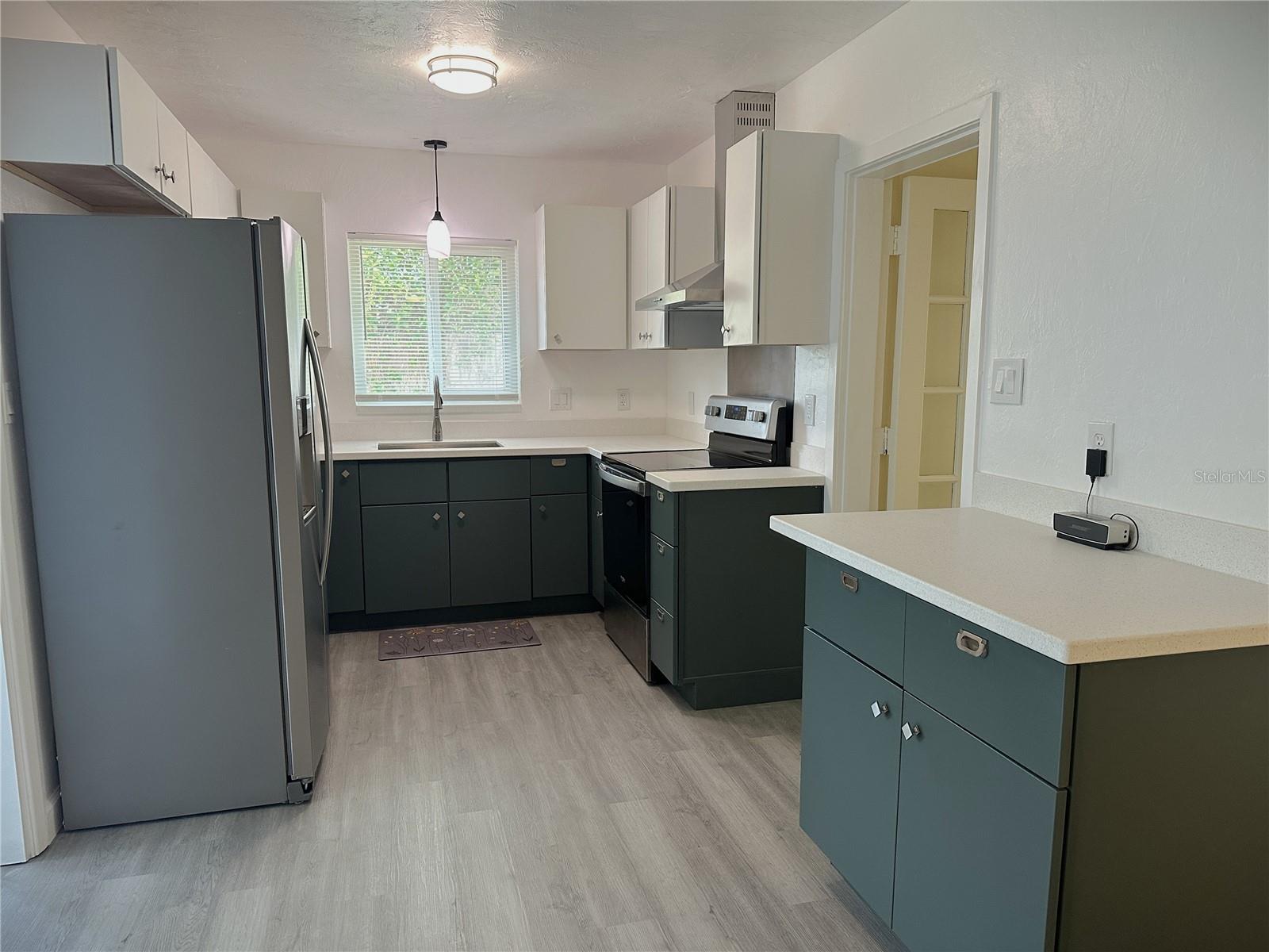 Image 29 of 37 For 2275 Hawthorne Street