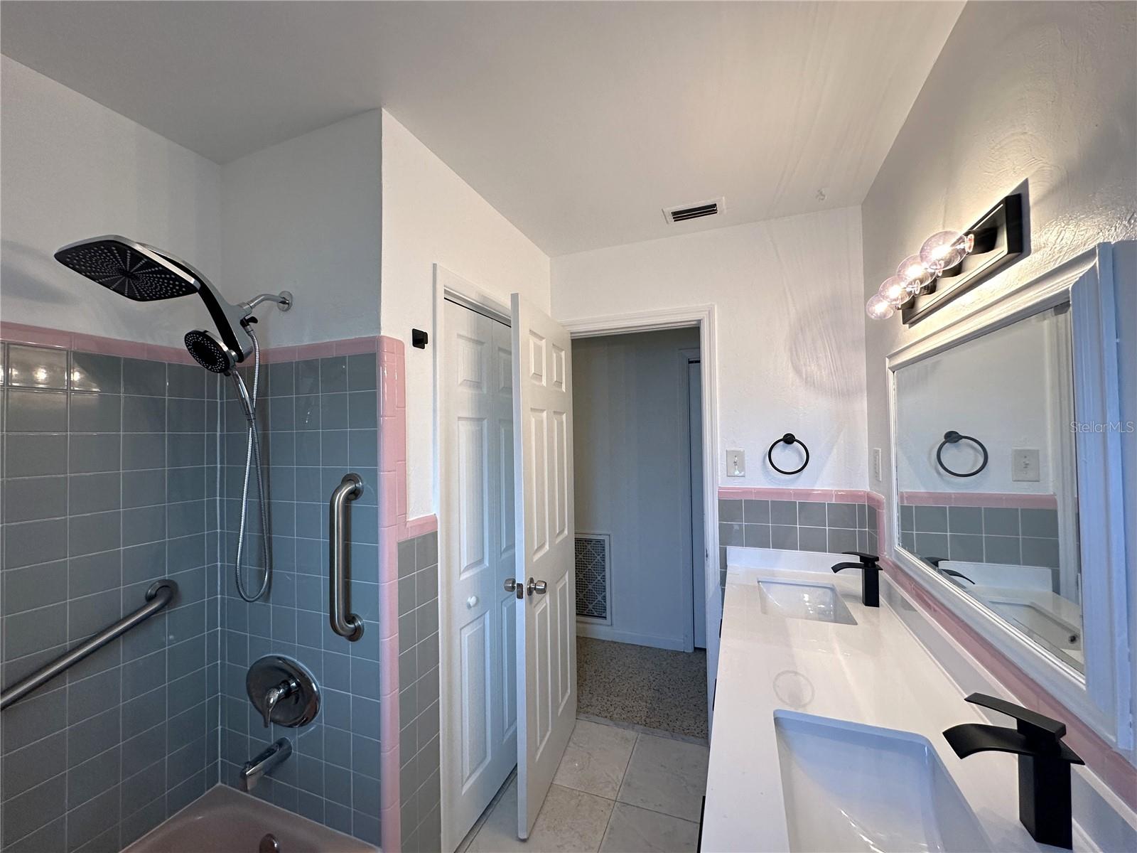 Image 5 of 37 For 2275 Hawthorne Street