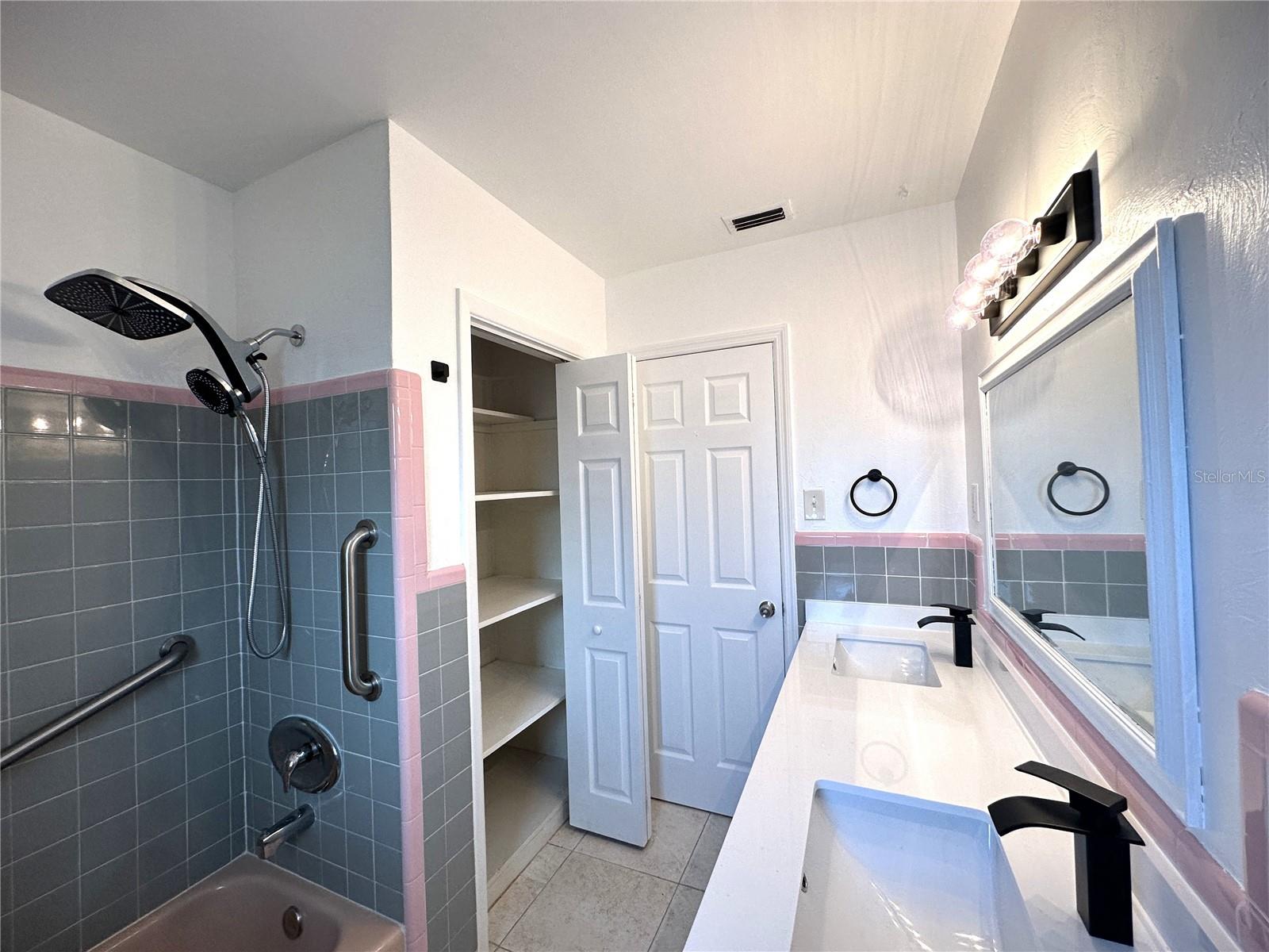 Image 6 of 37 For 2275 Hawthorne Street