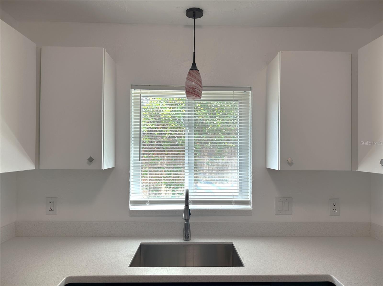 Image 9 of 37 For 2275 Hawthorne Street