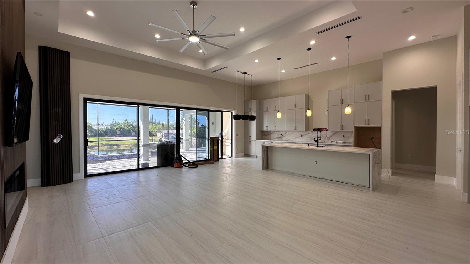 Image 7 of 17 For 10438 Atenia Street