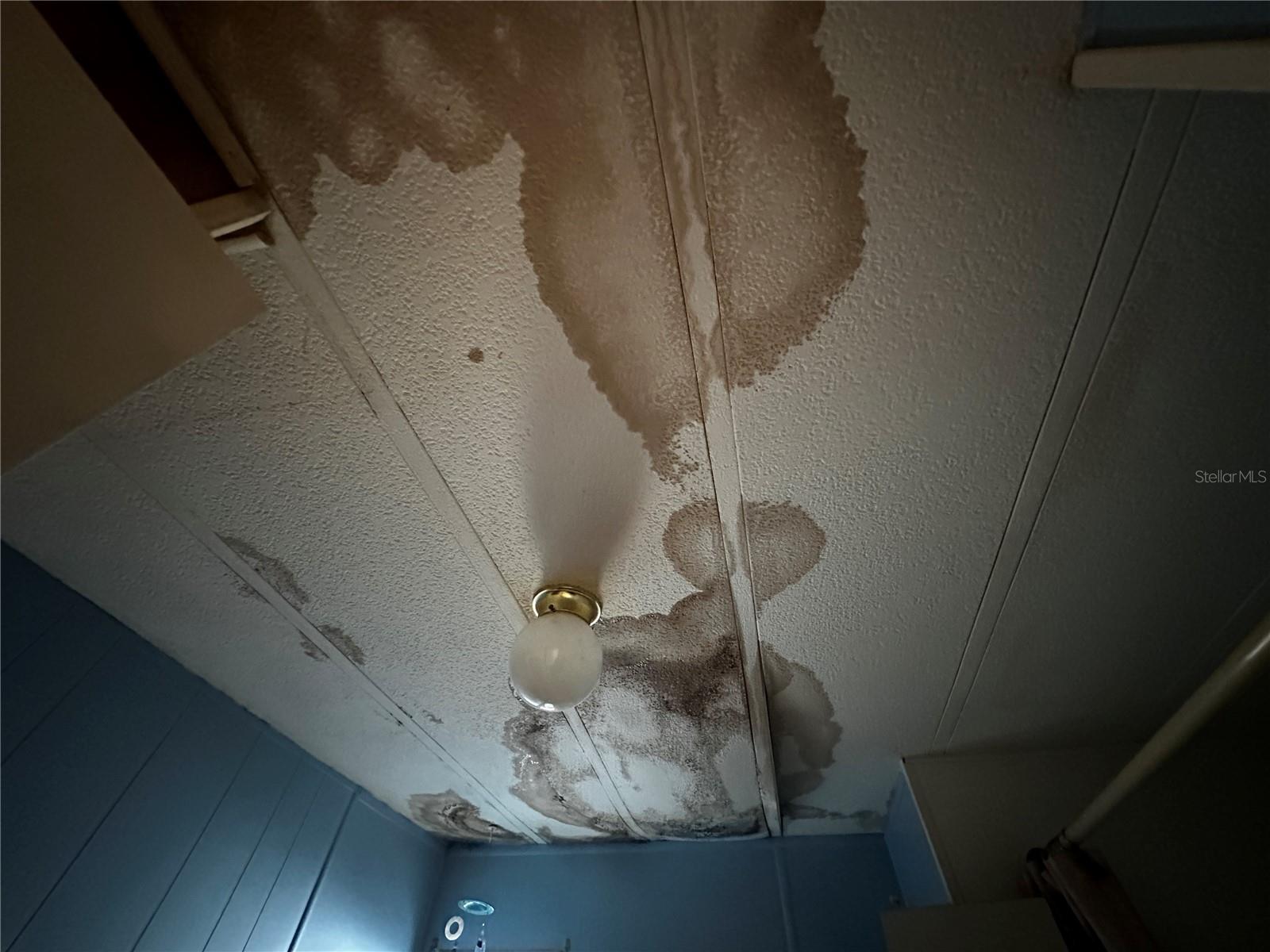 Image 14 of 34 For 361 Tampico Drive