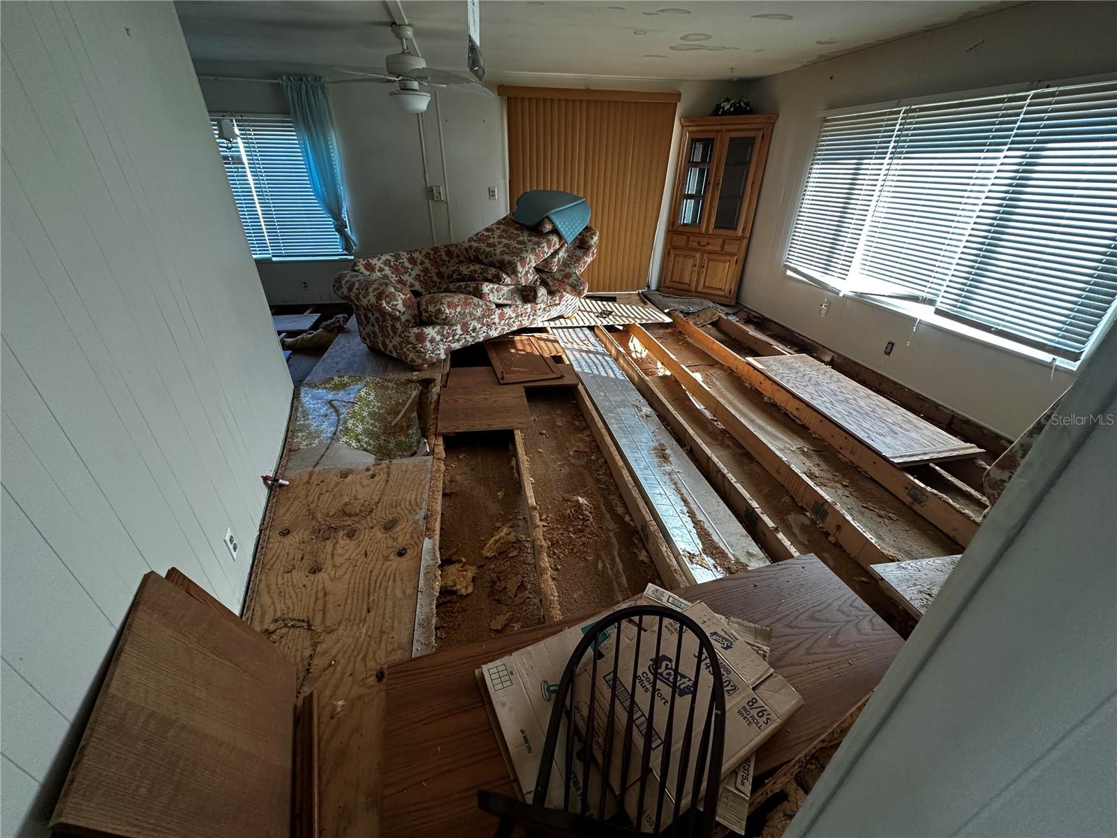 Image 9 of 34 For 361 Tampico Drive