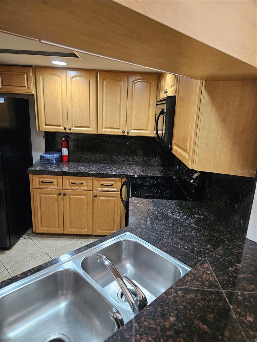 Image 10 of 30 For 4073 Center Pointe Place