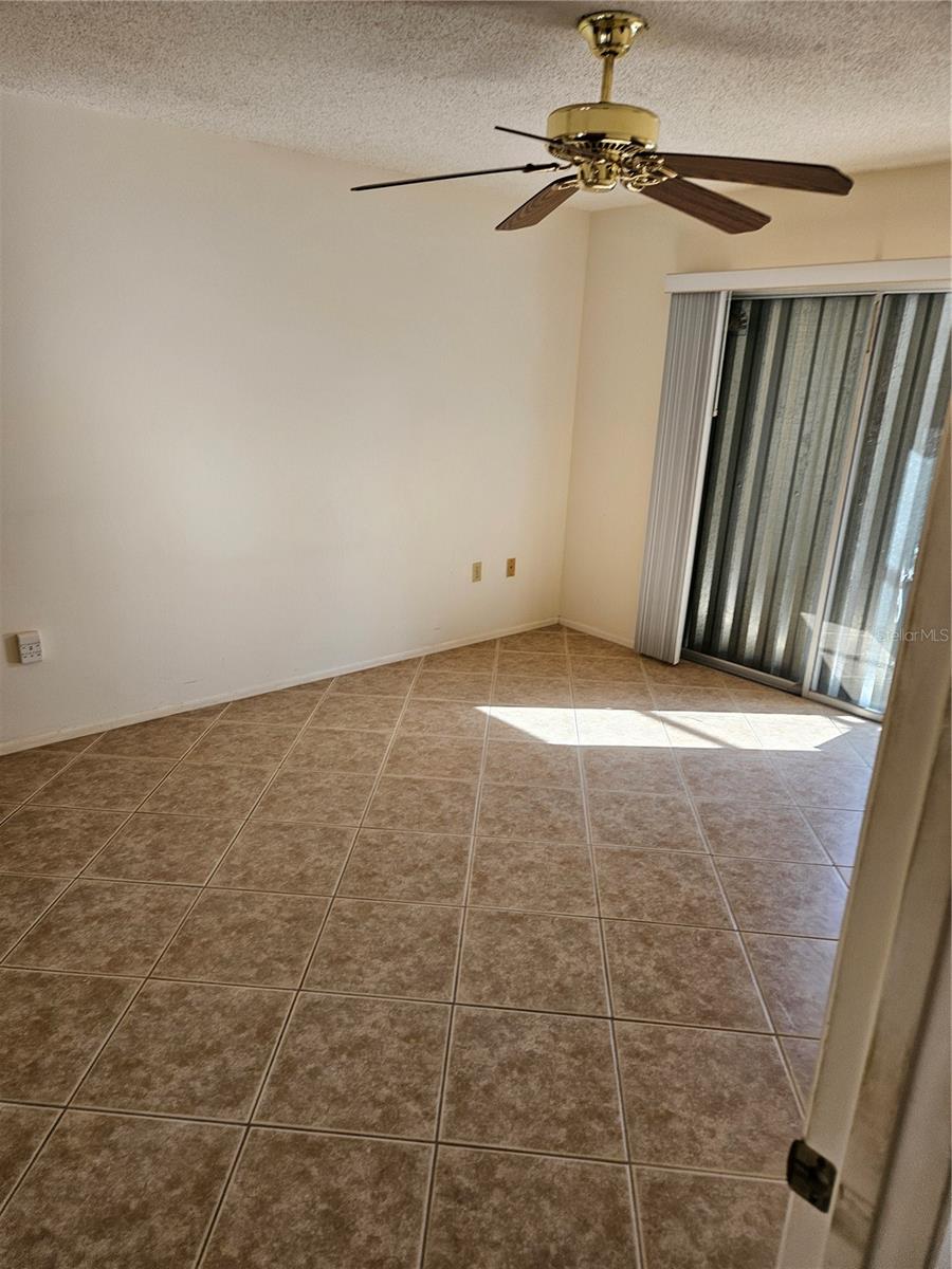 Image 11 of 30 For 4073 Center Pointe Place