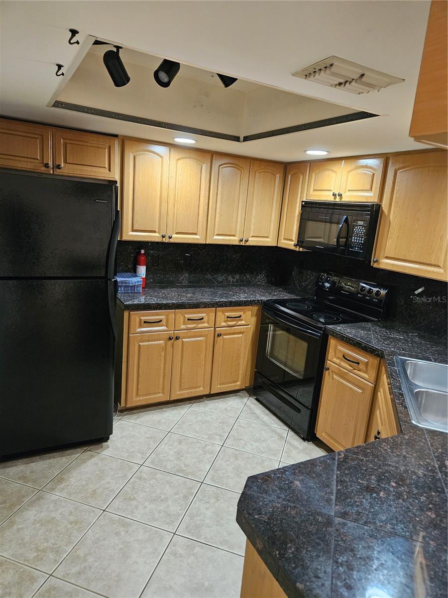 Image 8 of 30 For 4073 Center Pointe Place