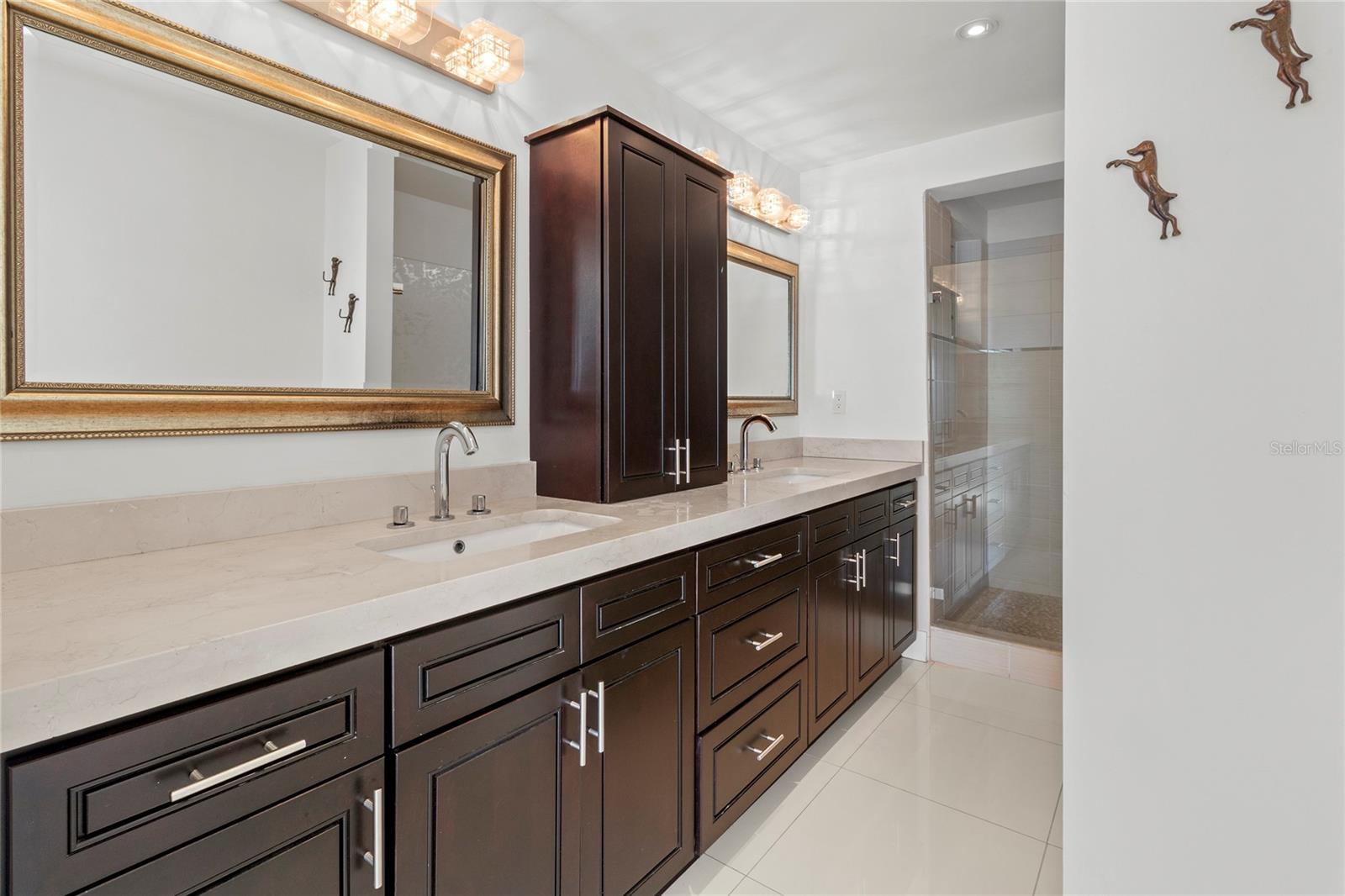 Image 17 of 42 For 400 Golden Gate Point 11