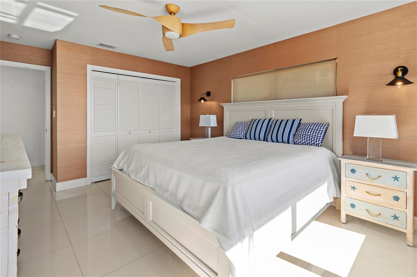 Image 20 of 42 For 400 Golden Gate Point 11