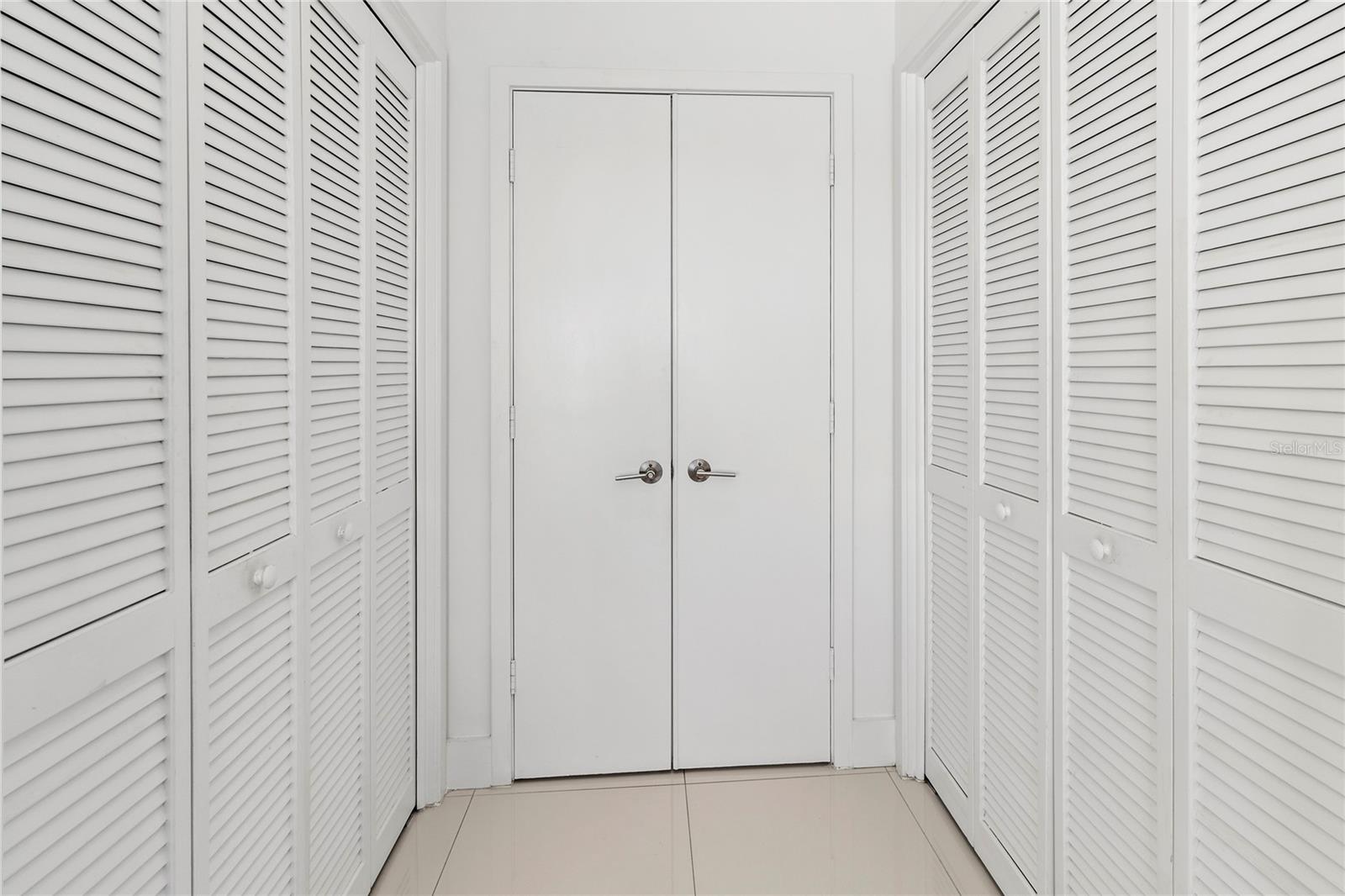 Image 24 of 42 For 400 Golden Gate Point 11