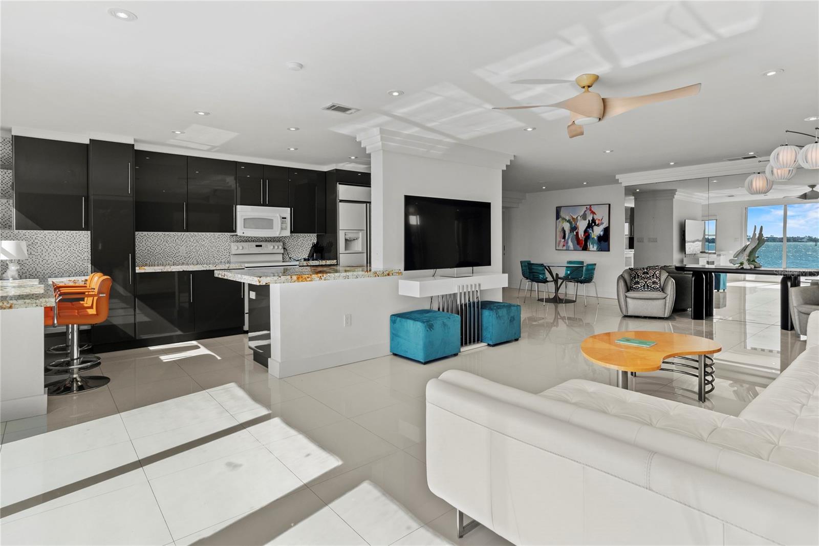 Image 7 of 42 For 400 Golden Gate Point 11