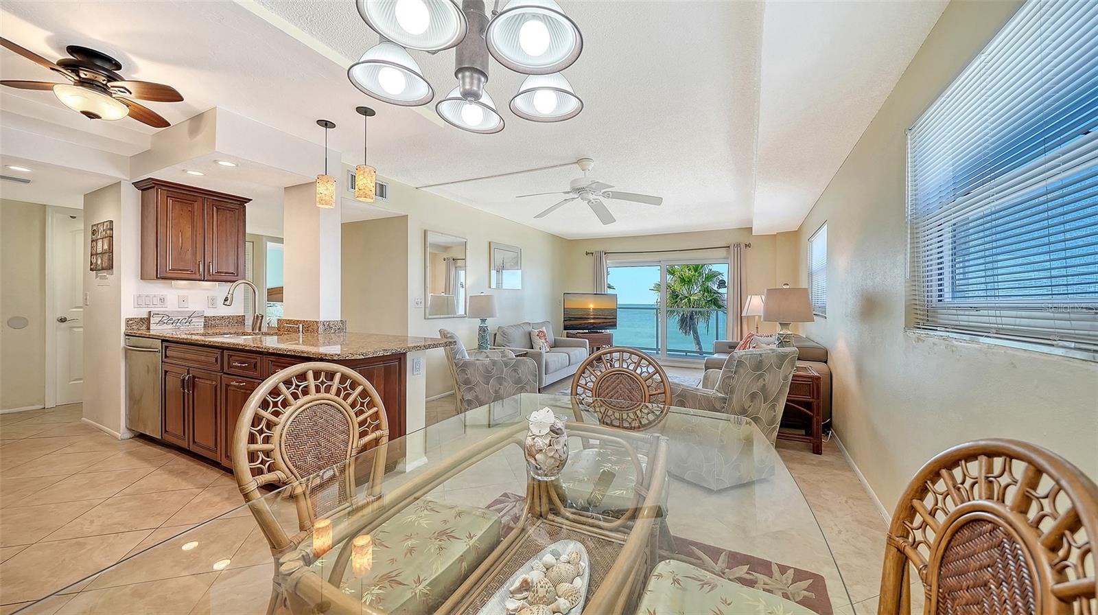 Image 18 of 45 For 2721 Gulf Of Mexico Drive 408