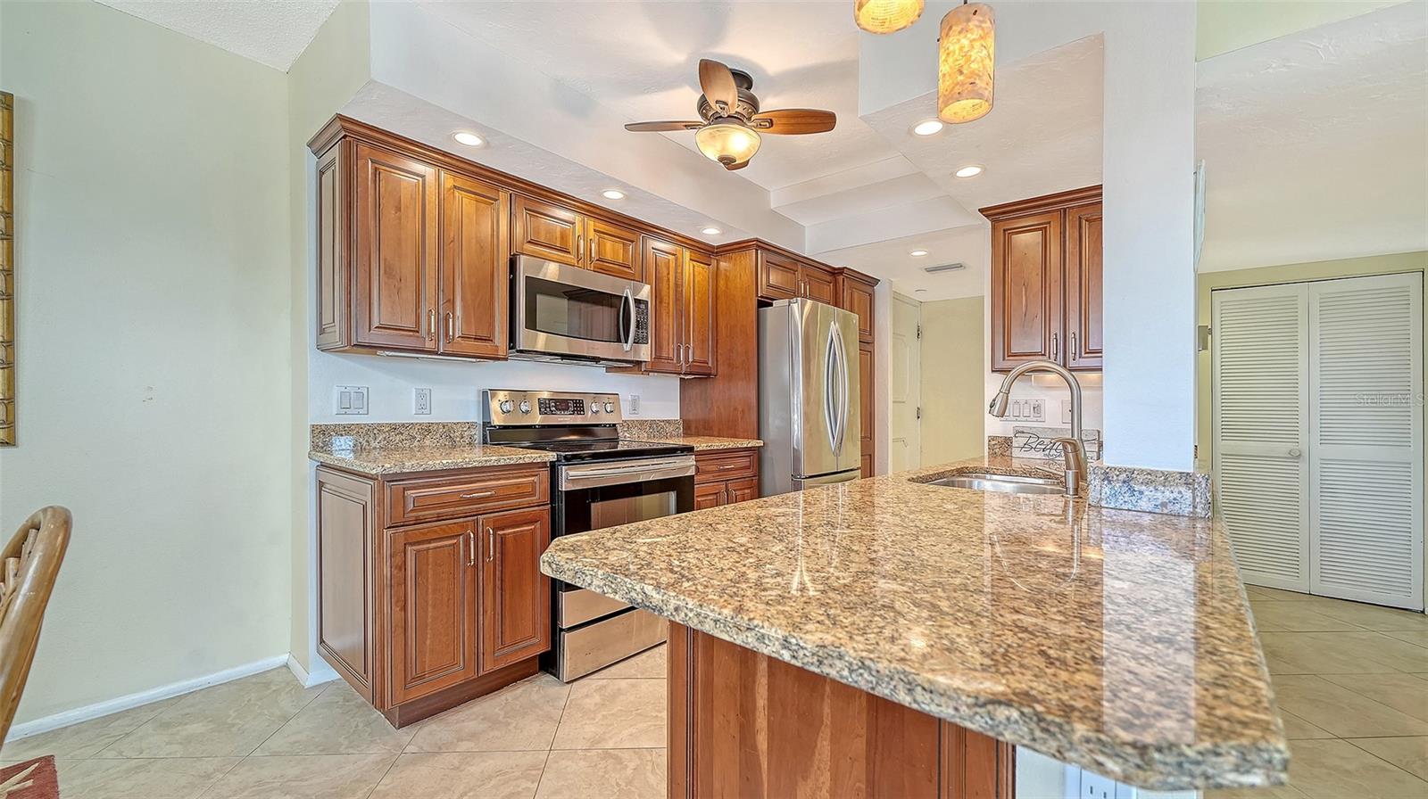 Image 19 of 45 For 2721 Gulf Of Mexico Drive 408