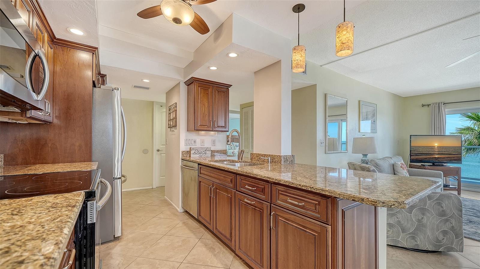 Image 20 of 45 For 2721 Gulf Of Mexico Drive 408