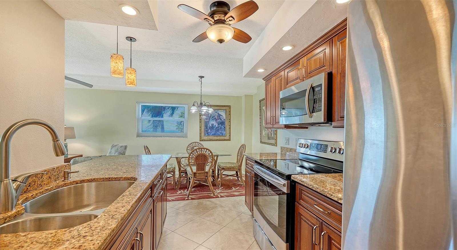 Image 21 of 45 For 2721 Gulf Of Mexico Drive 408