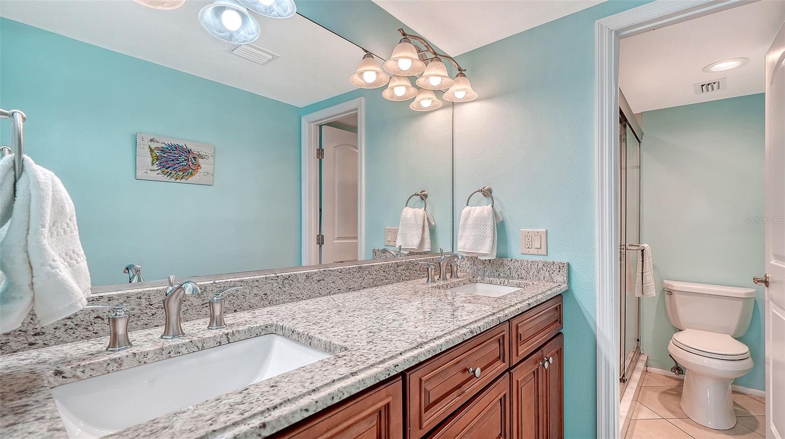 Image 25 of 45 For 2721 Gulf Of Mexico Drive 408