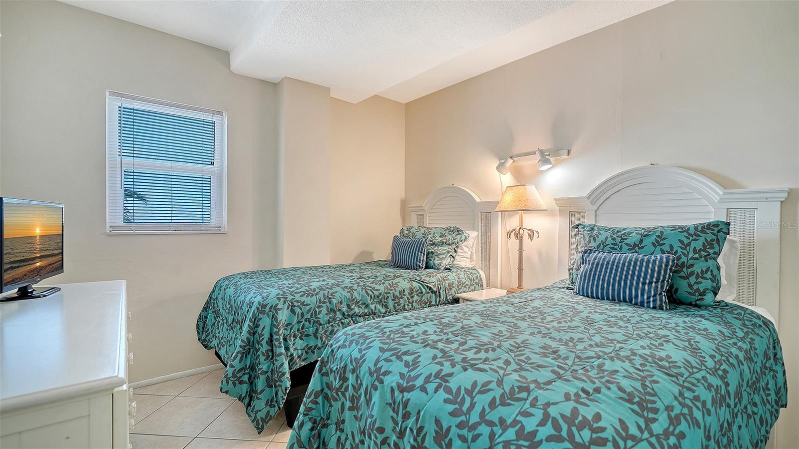 Image 27 of 45 For 2721 Gulf Of Mexico Drive 408