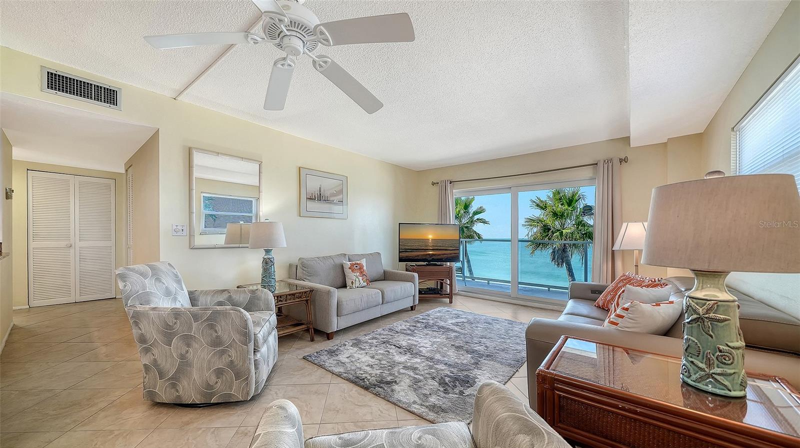 Image 6 of 45 For 2721 Gulf Of Mexico Drive 408