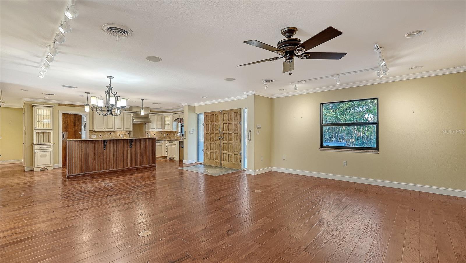 Image 12 of 34 For 338 Bird Key Drive