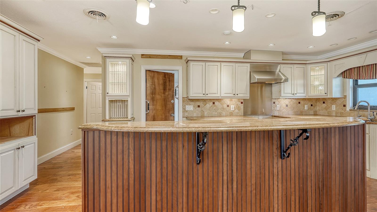 Image 15 of 34 For 338 Bird Key Drive