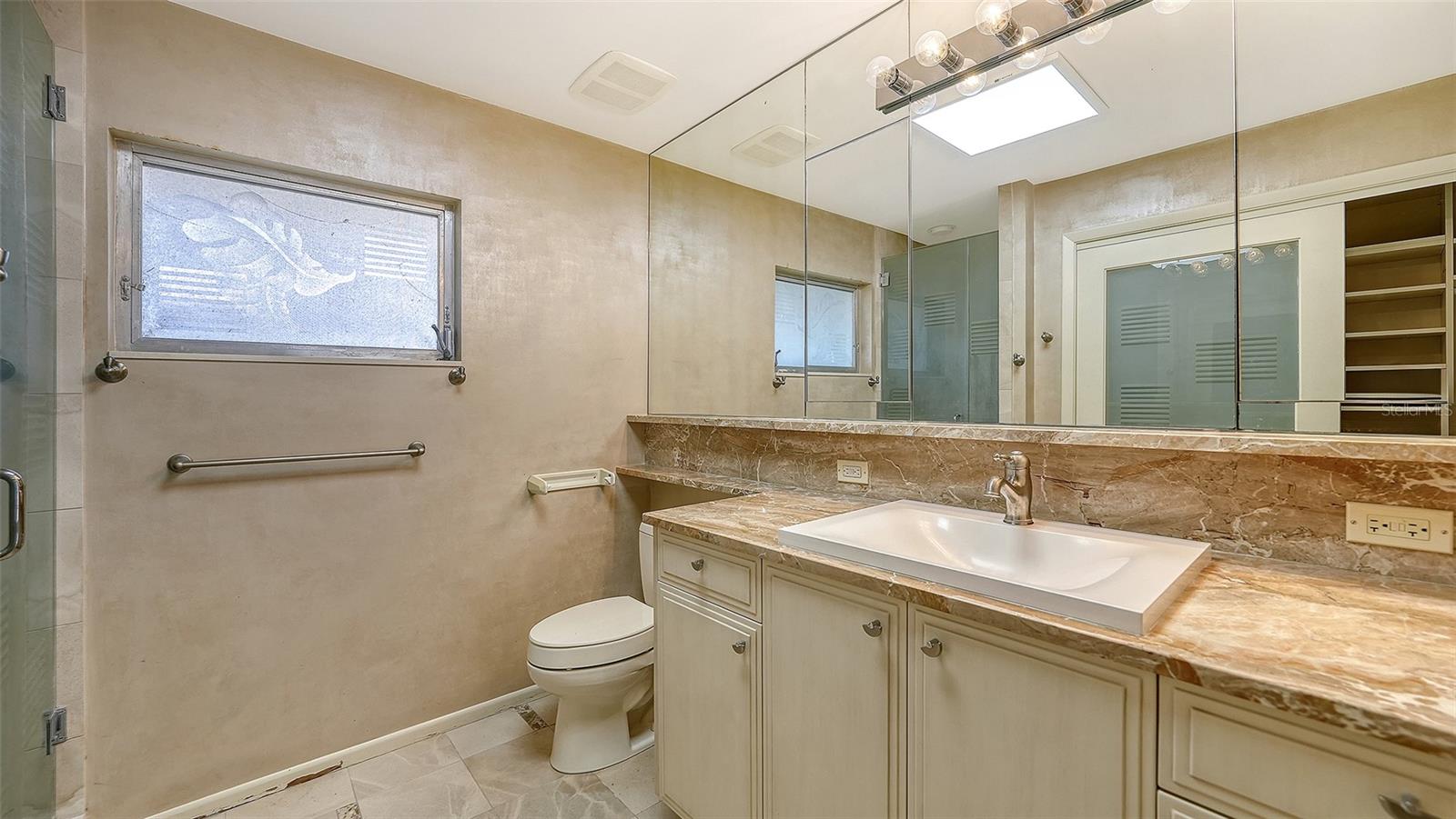 Image 21 of 34 For 338 Bird Key Drive