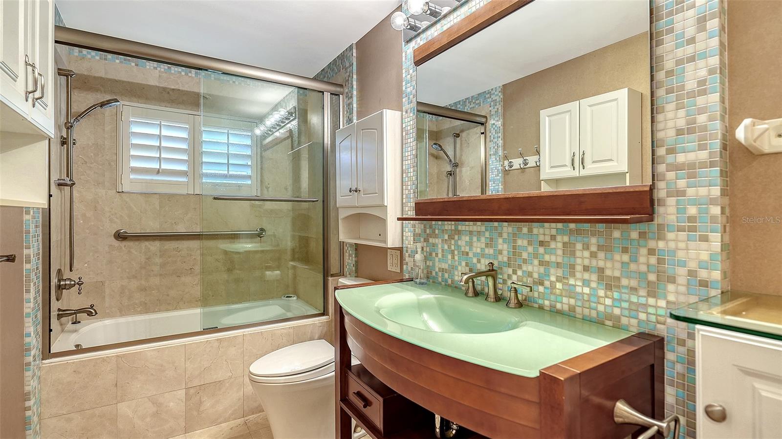 Image 25 of 34 For 338 Bird Key Drive