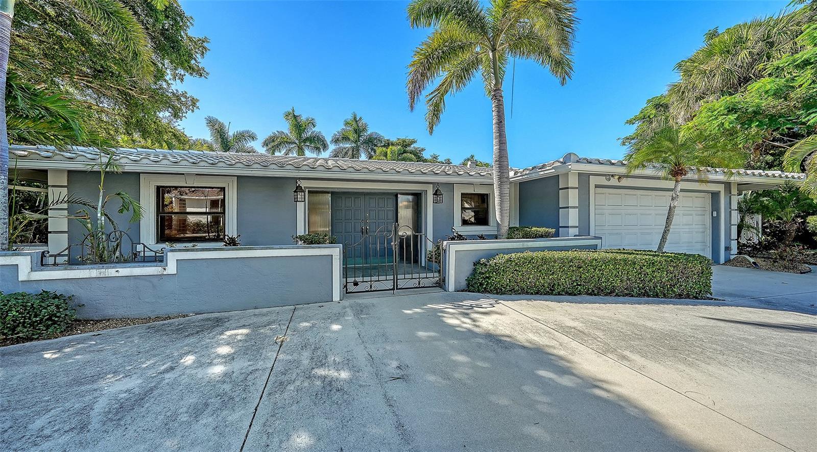 Image 8 of 34 For 338 Bird Key Drive