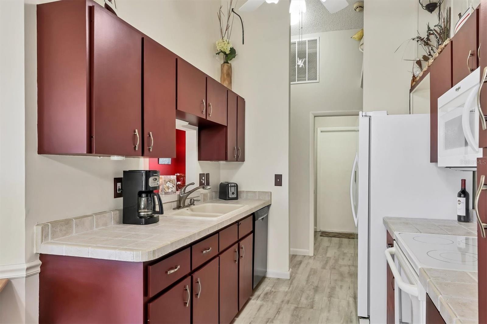 Image 13 of 50 For 5908 Garden Lakes Majestic