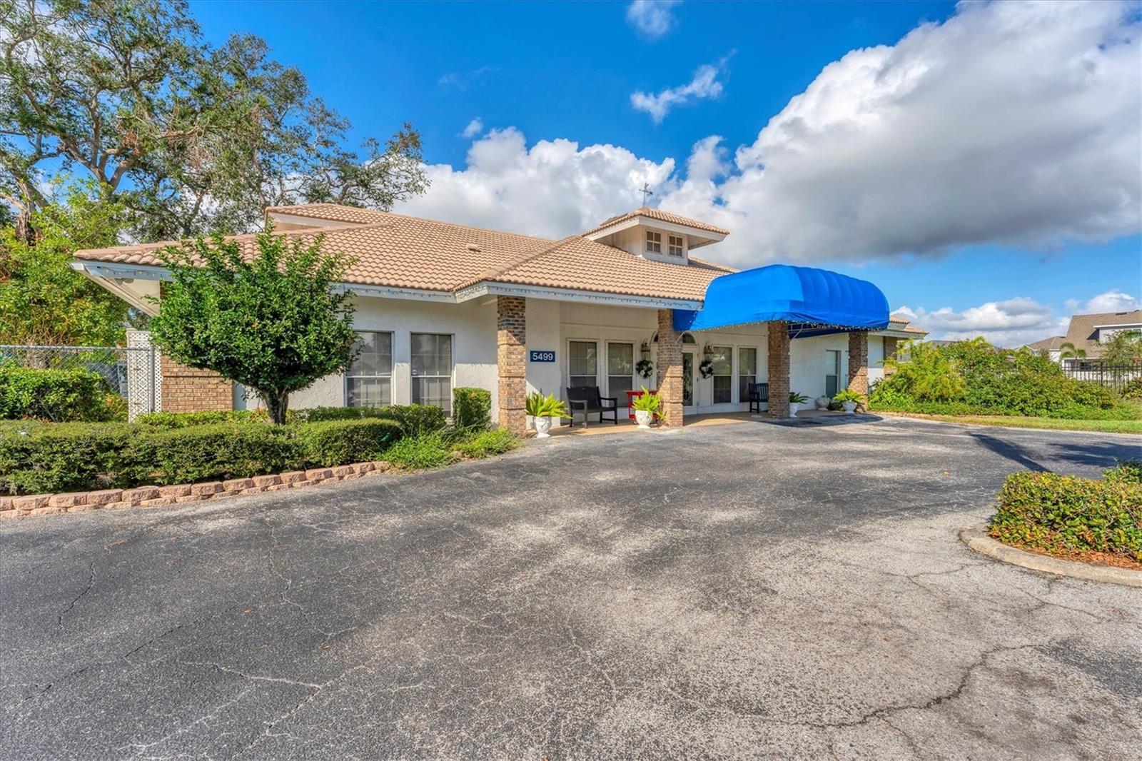 Image 36 of 50 For 5908 Garden Lakes Majestic