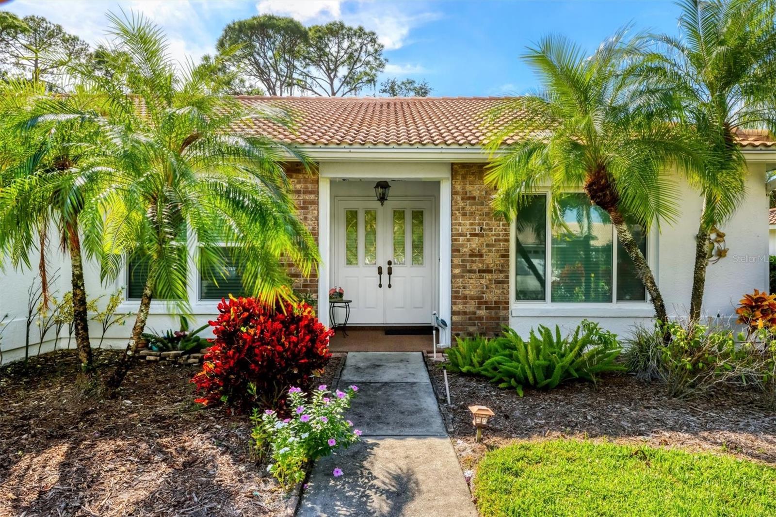 Image 4 of 50 For 5908 Garden Lakes Majestic