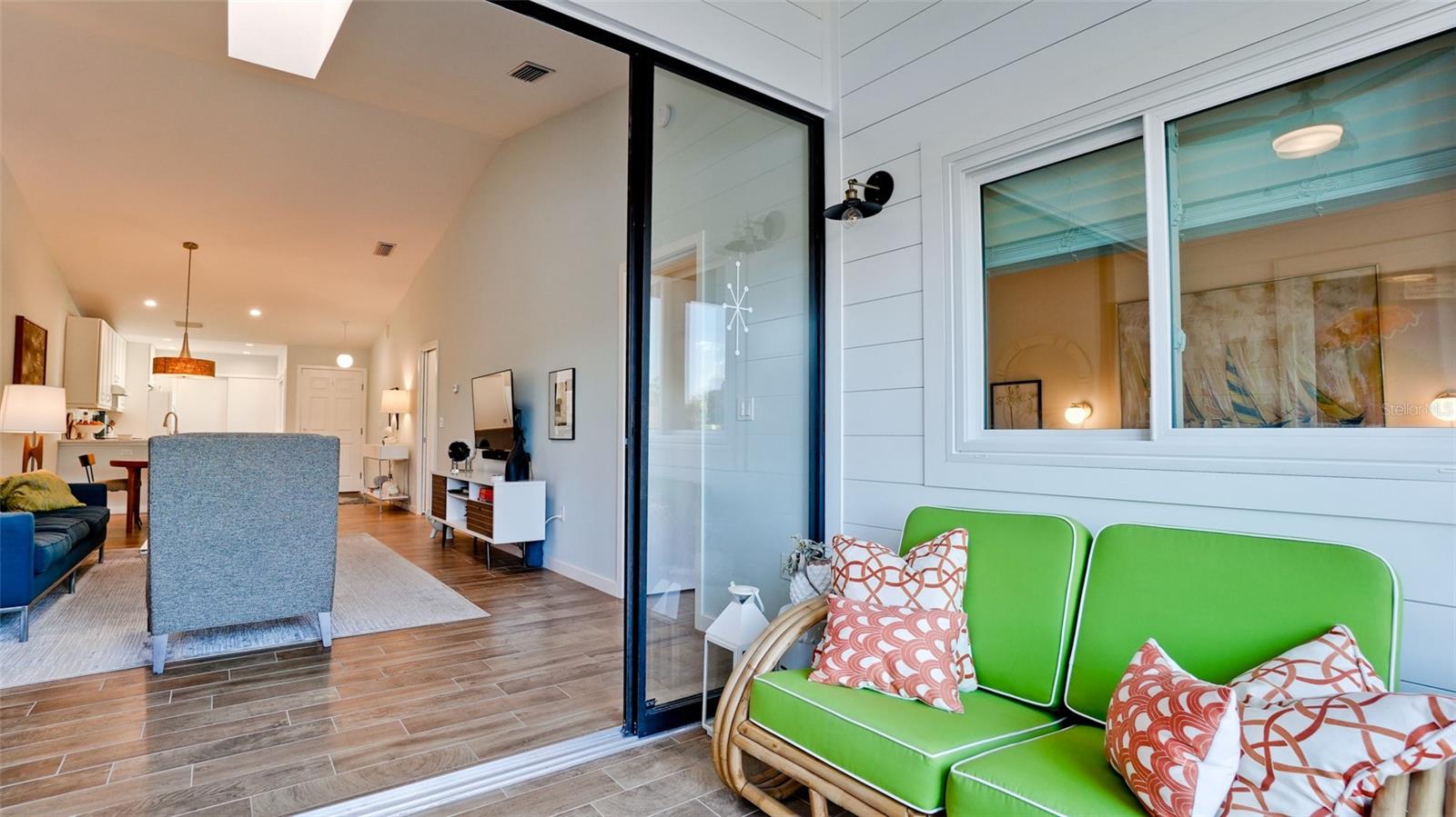 Image 18 of 39 For 4613 Park Lake Terrace S